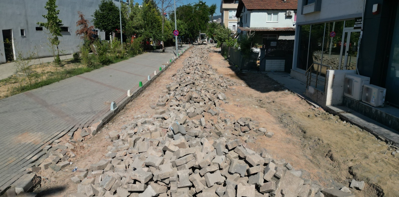 İzmit Belediyesi Mehmet Ali Paşa’da 5 Sokakta Yol ve Kaldırım Yeniliyor
