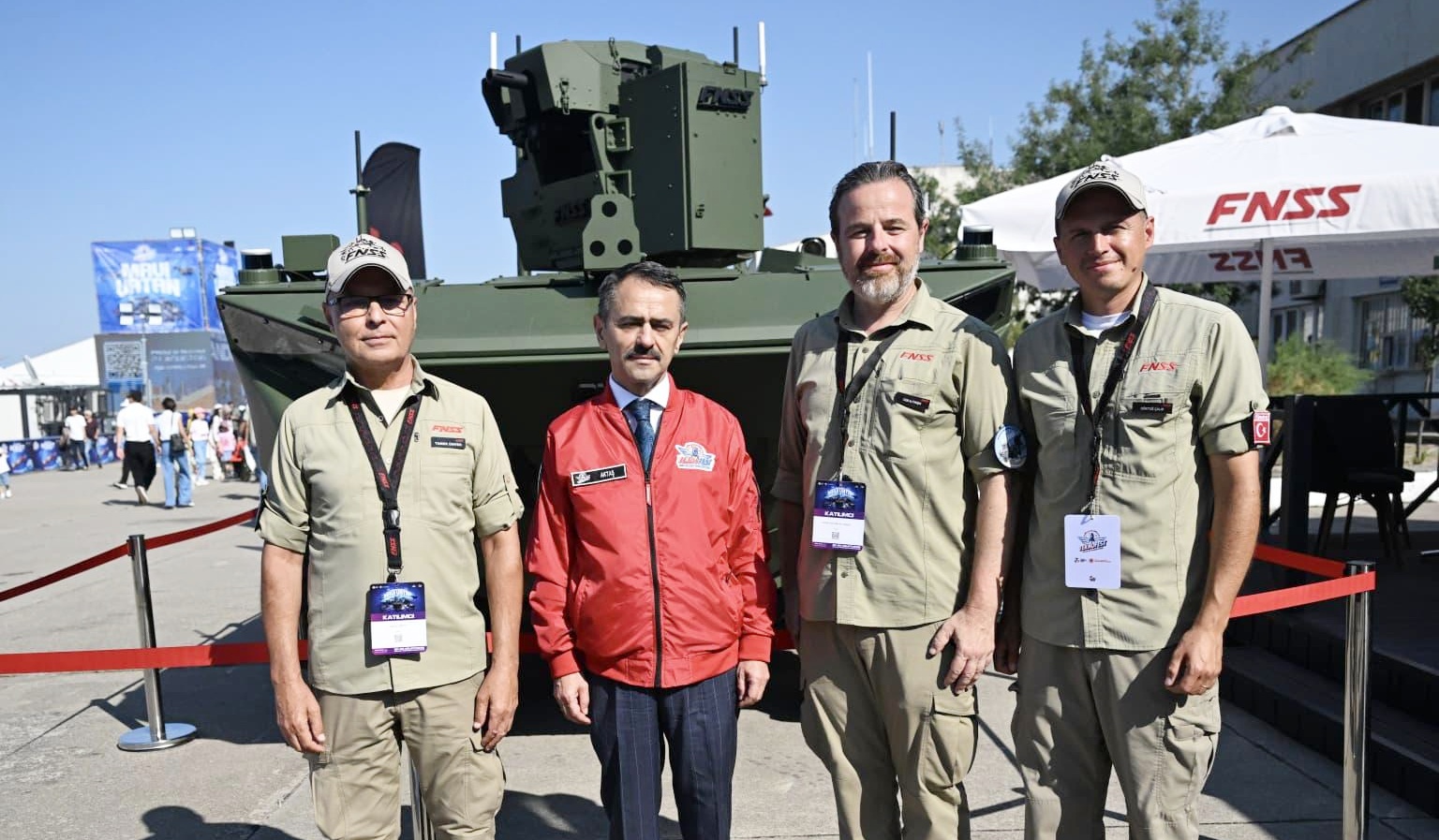 Vali Aktaş, TEKNOFEST Mavi Vatan’daki FNSS Standını Ziyaret Etti