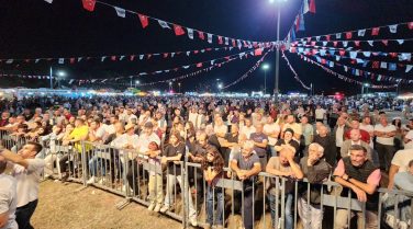 38. Gölcük Yazlık Kadırga Şenlikleri Coşkuyla Sürüyor