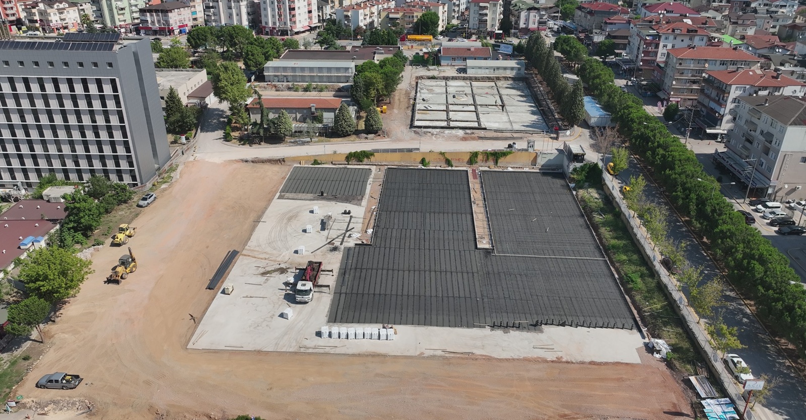 Derince’de 120 Yataklı Geçici Sağlık Tesisi İnşaatı Sürüyor