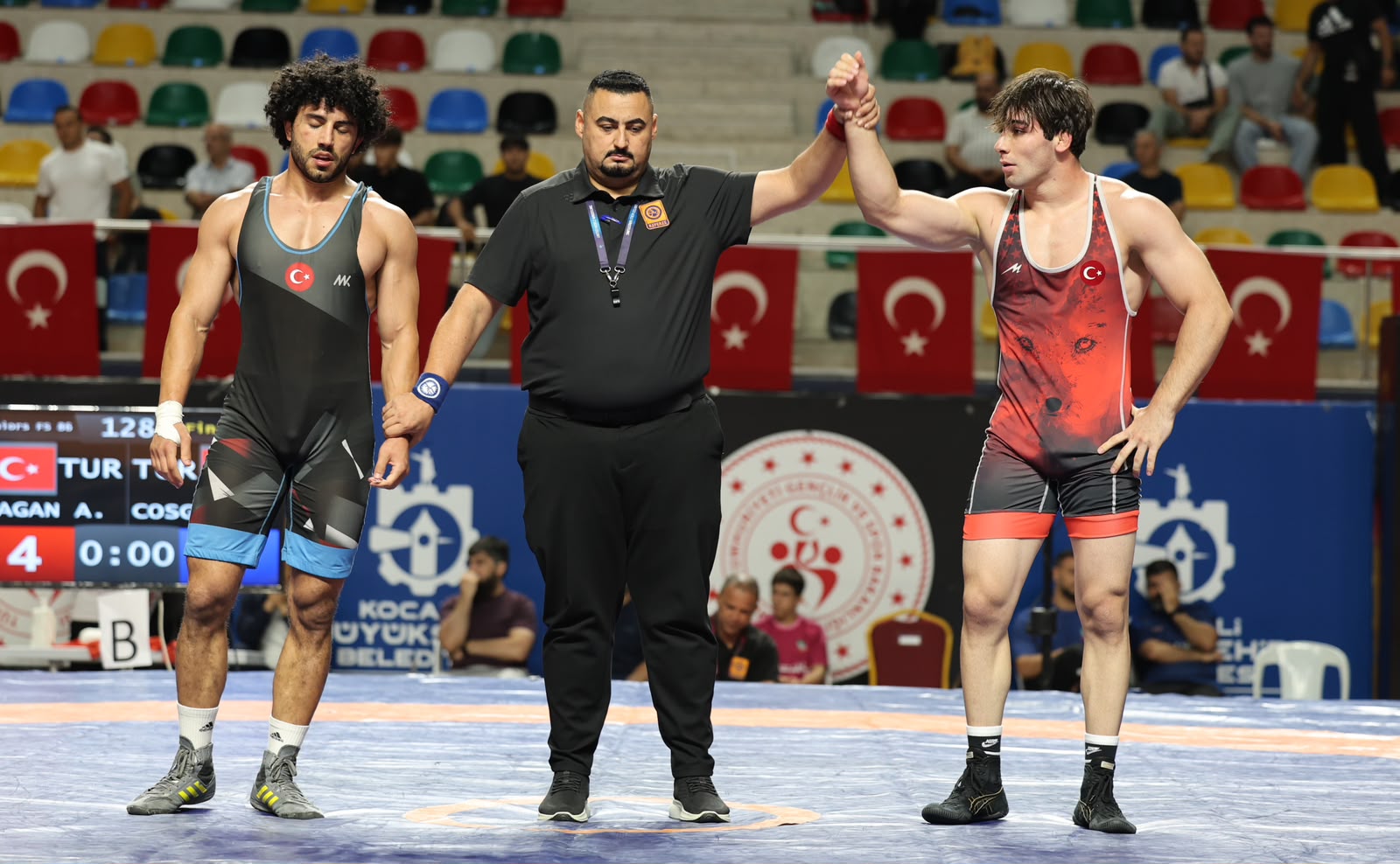 Kağıtspor, Uluslararası Güreş Turnuvasının İlk Gününü 2 Bronz Madalyayla Tamamladı