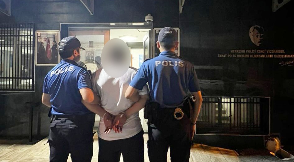 Ruhsatsız Silah ve Kişiyi Hürriyetinden Yoksun Kılma Suçlarından 5 Yıl Hapis Cezası Bulunan Şahıs Yakalandı
