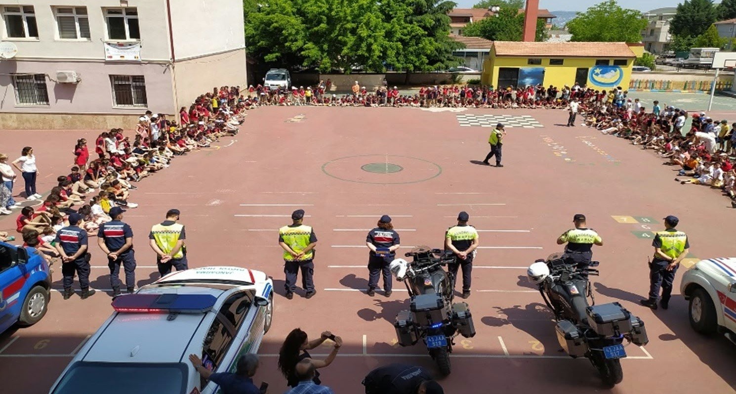Kocaeli İl Jandarma Komutanlığı’ndan Okul Çevrelerinde Sıkı Güvenlik Tedbirleri