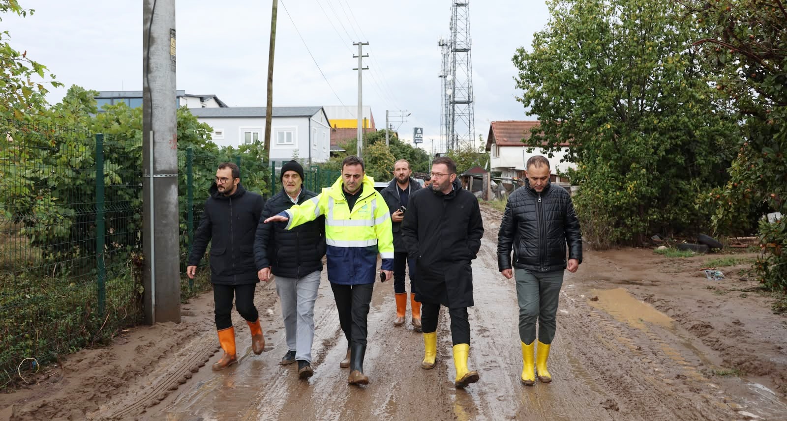 Başiskele’de Sel Sonrası Çalışmalar Sürüyor
