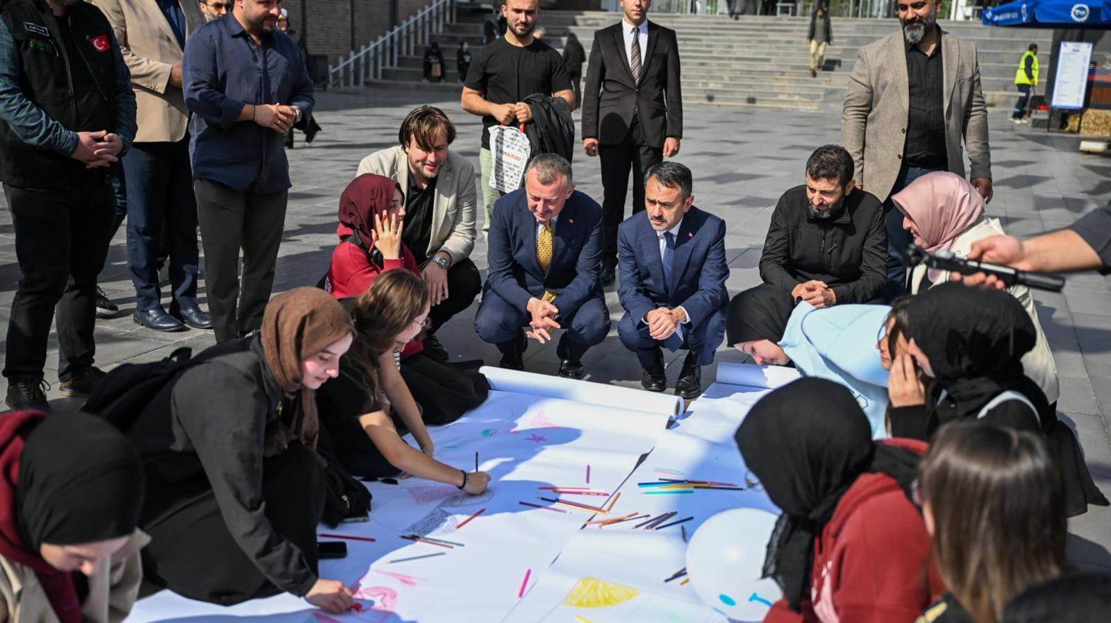 Kocaeli’nde “Filistinli Çocuklar İçin Çiz” Etkinliği Düzenlendi