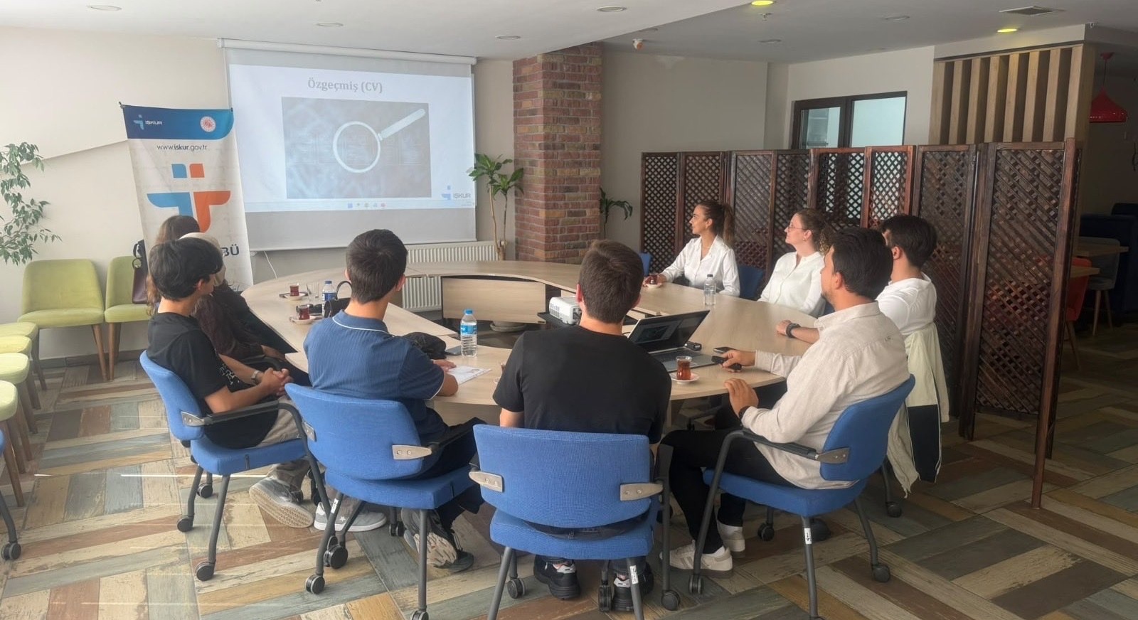 Kocaeli İŞKUR’dan Gençlerin Kariyerine Güçlü Destek: Ulusal Staj Programı Kapsamında İş Kulübü Eğitimi Düzenlendi