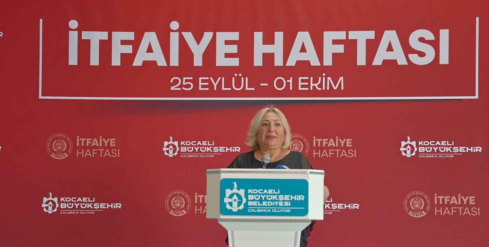 Evindeki yangında annesi ve teyzesi kurtarıldı: İtfaiyecilere duygusal teşekkür