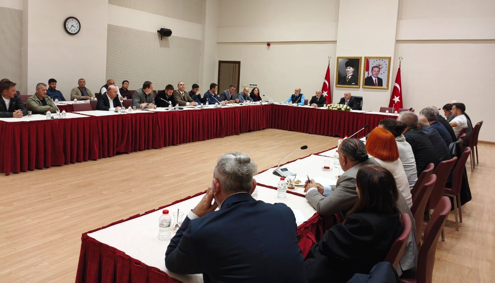 Kocaeli’nde Yapı Güvenliği İçin Kritik Adım: Laboratuvar Temsilcileriyle Değerlendirme Toplantısı Yapıldı