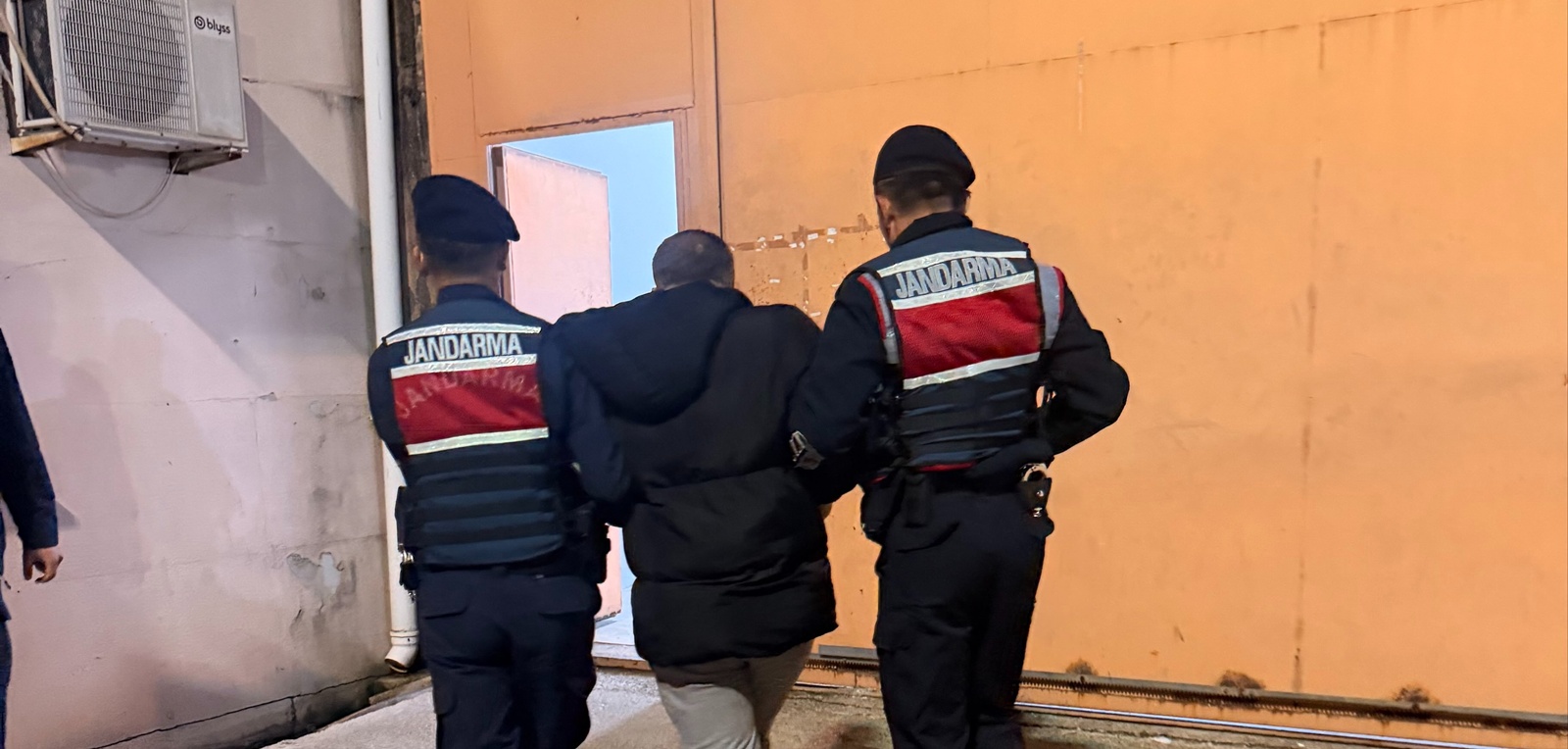 Kocaeli’nde Aranan Cinsel İstismar Hükümlüsü JASAT Operasyonuyla Yakalandı